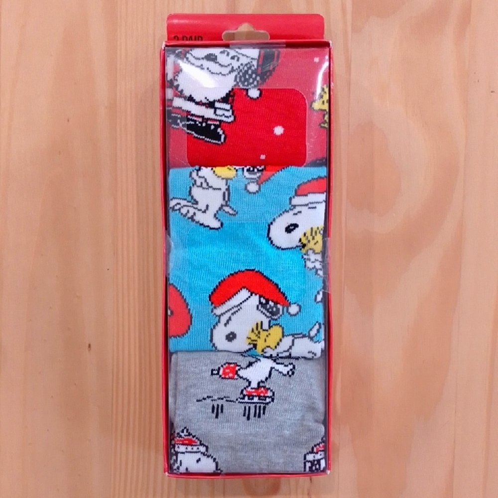 Peanuts Snoopy Woodstock Holiday Socks Gift Set 3 Pairs